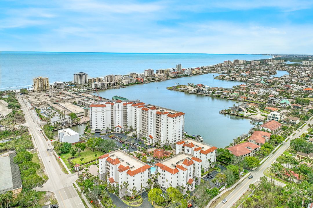 470 Launch Cir #301, Naples, FL 34108