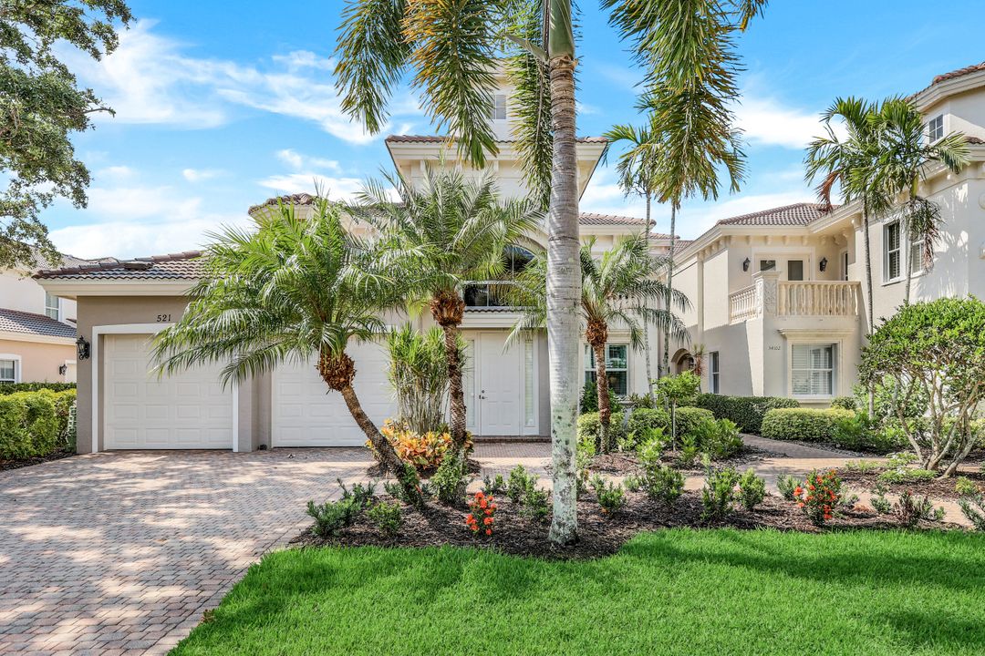 521 Avellino Isles Cir, Naples, FL 34119