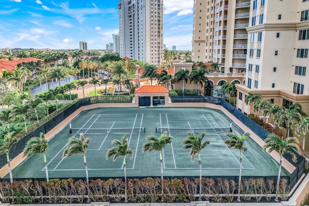 6597 Nicholas Blvd #306, Naples, FL 34108