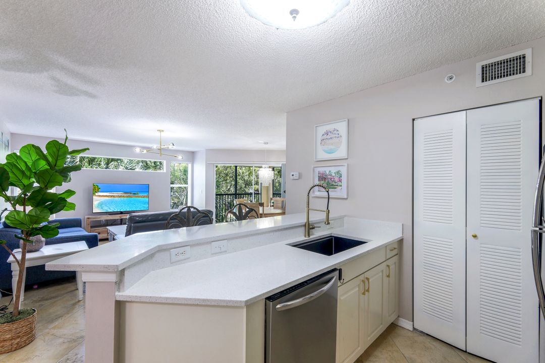 8940 Colonnades Ct E #731, Bonita Springs, FL 34135