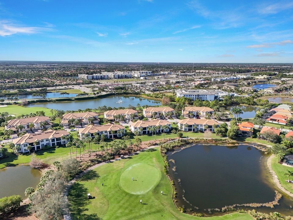 9200 Quartz Ln #202, Naples, FL 34120