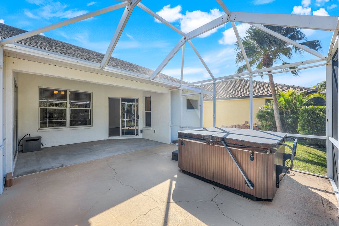 6643 Craven Hill Way, Naples, FL 34104