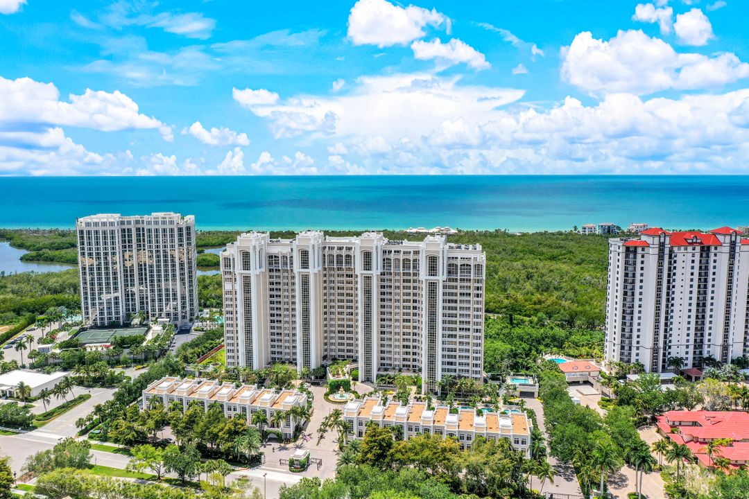 7117 Pelican Bay Blvd #1506, Naples, FL 34108