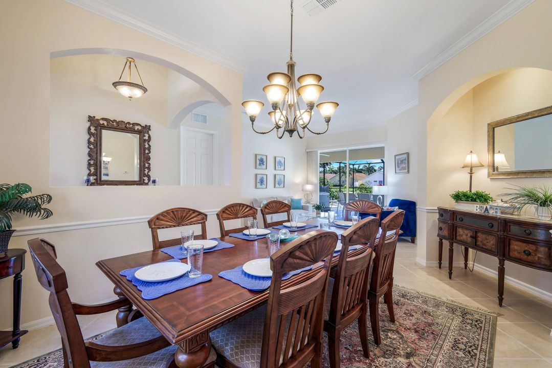 5014 Old Pond Dr, Naples, FL 34104