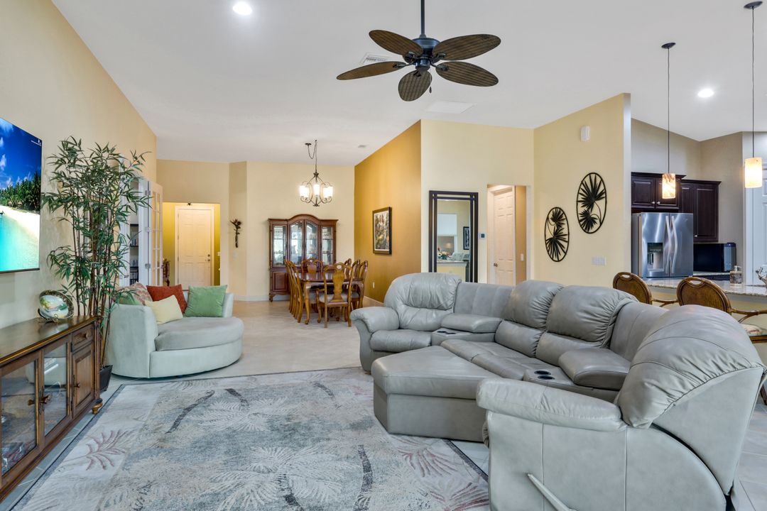 9225 Gypsum Way, Naples, FL 34120