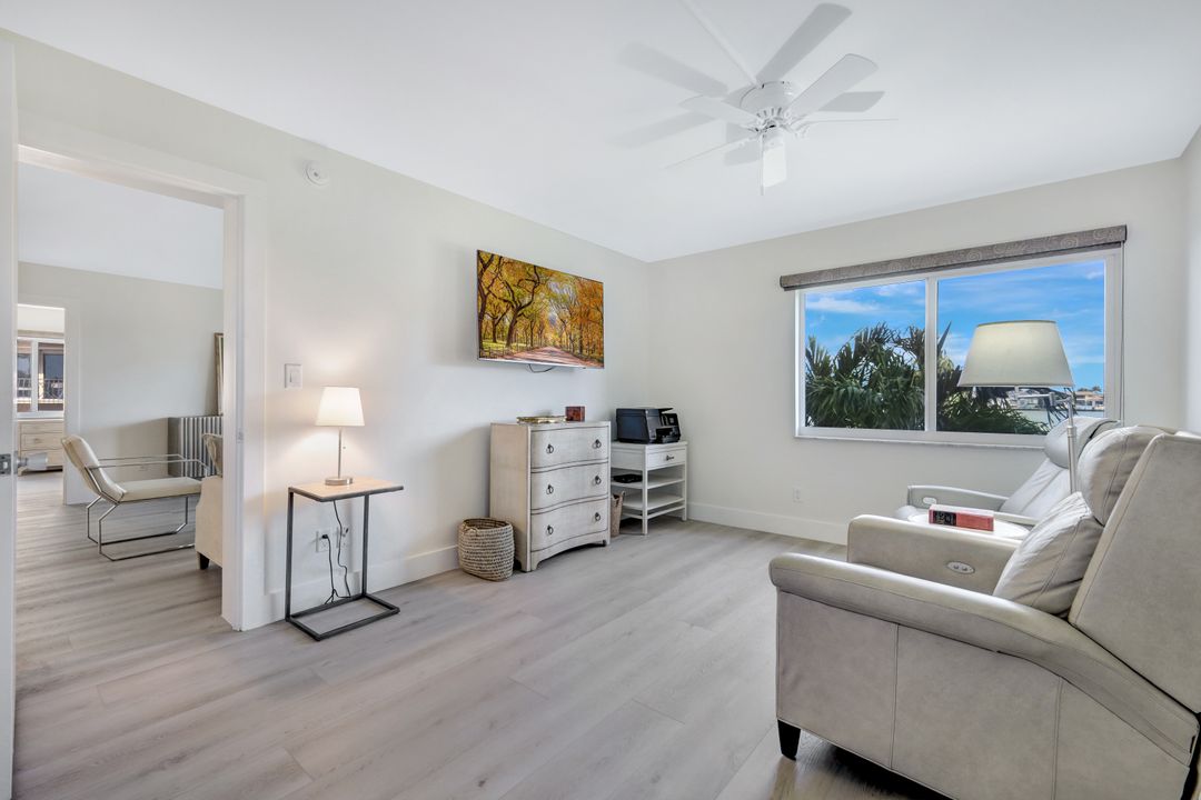 3420 Gulf Shore Blvd N #21, Naples, FL 34103