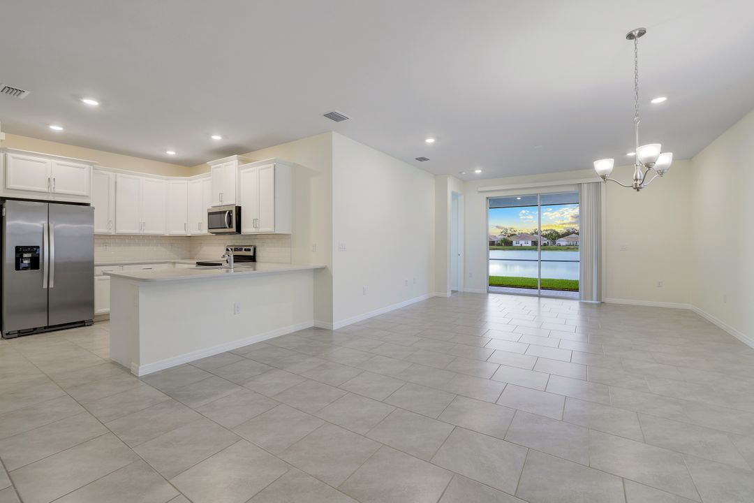 1249 Enbrook Lp, Naples, FL 34114