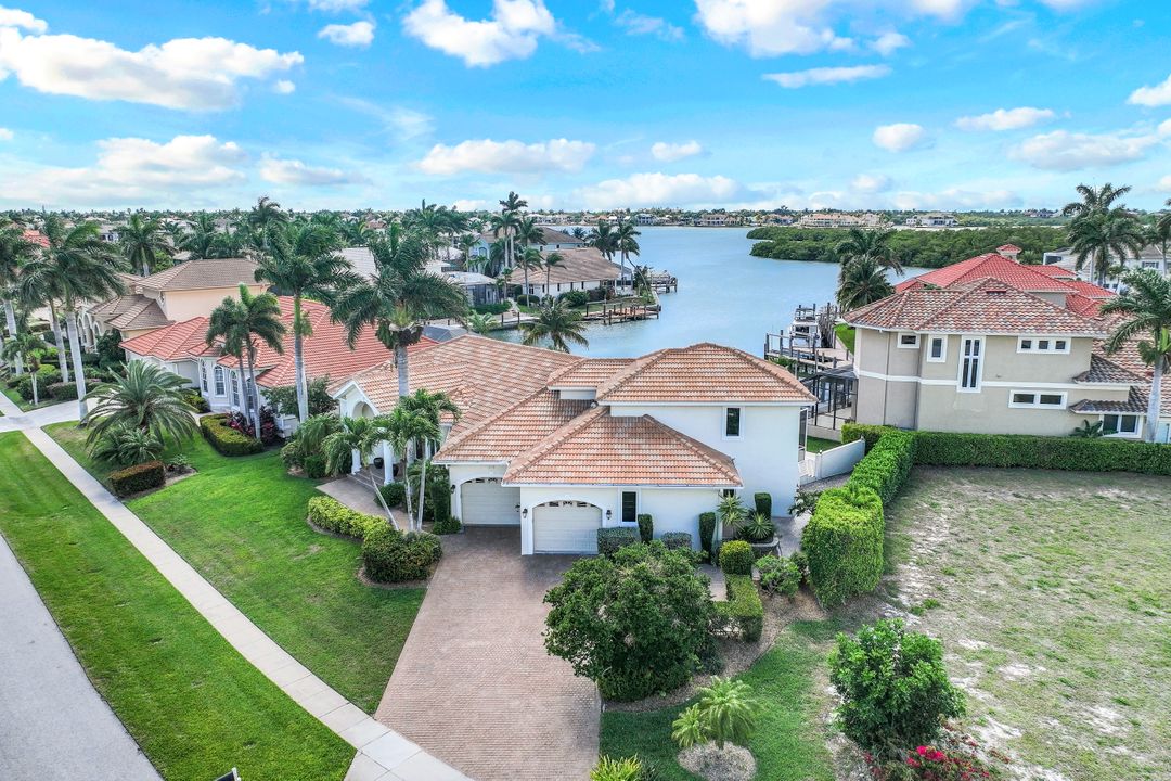 875 Hyacinth Ct, Marco Island, FL 34145