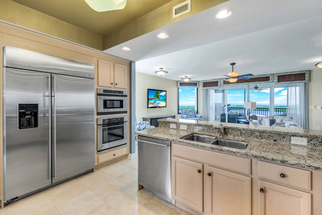 275 Indies Way #1001, Naples, FL 34110