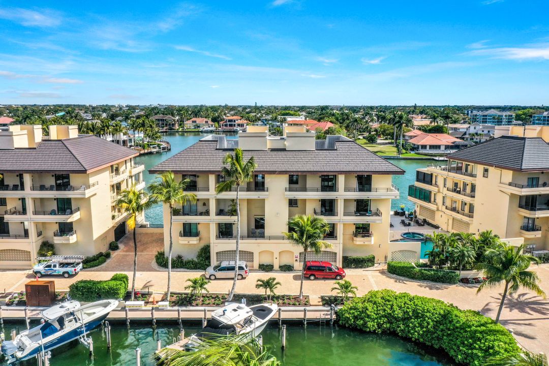 4400 Gulf Shore Blvd N #406, Naples, FL 34103