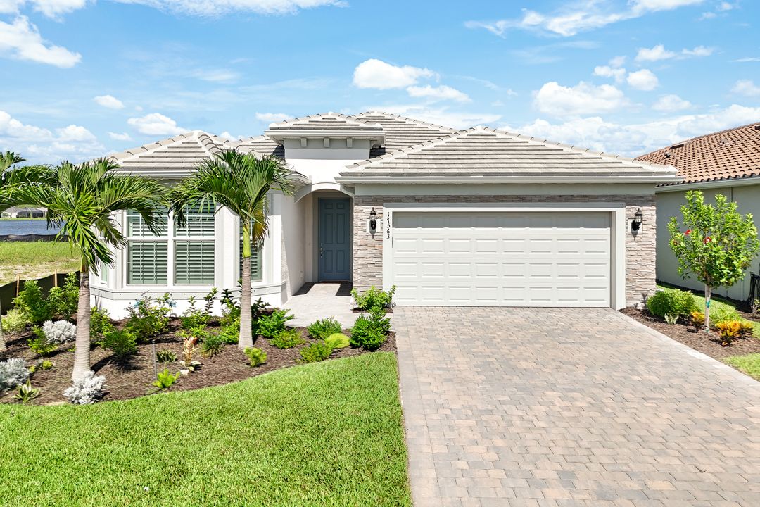 17563 Winding Oak Ln, North Fort Myers, FL 33917