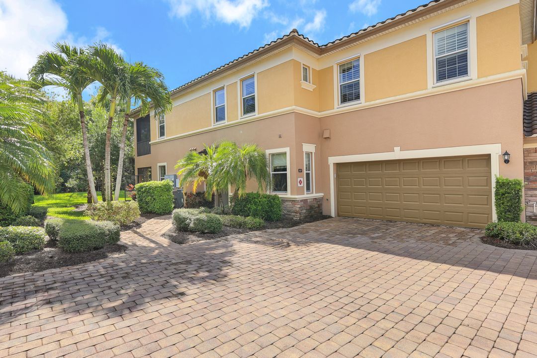 9524 Ironstone Terrace #101, Naples, FL 34120