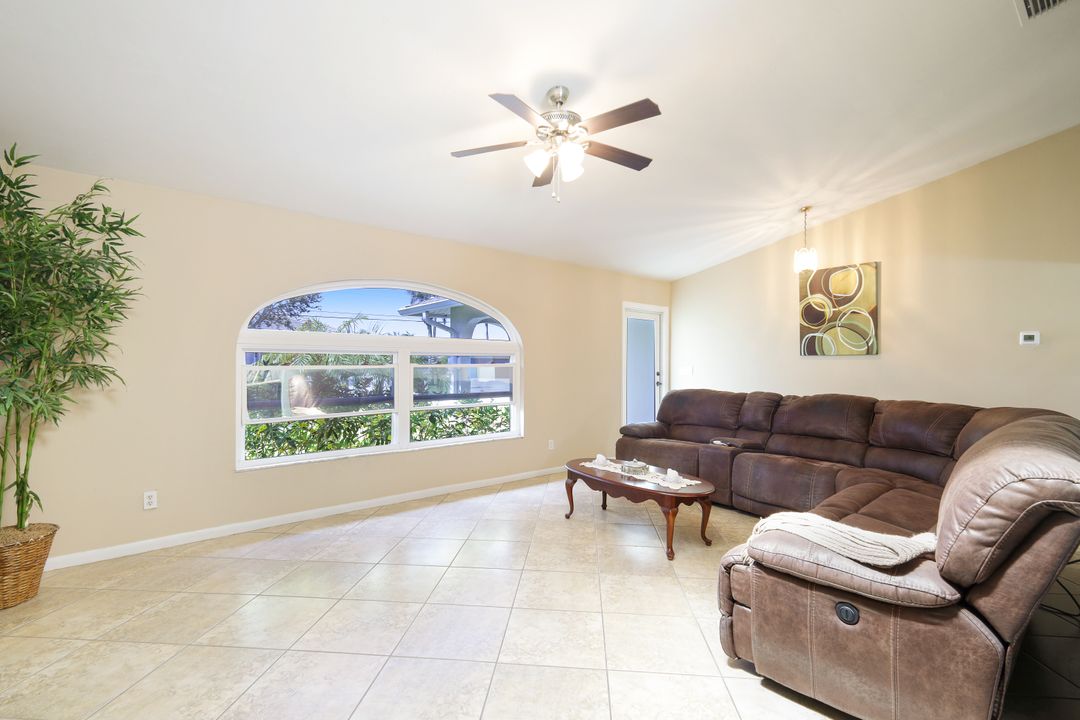 2317 SW 44th Terrace, Cape Coral, FL 33914