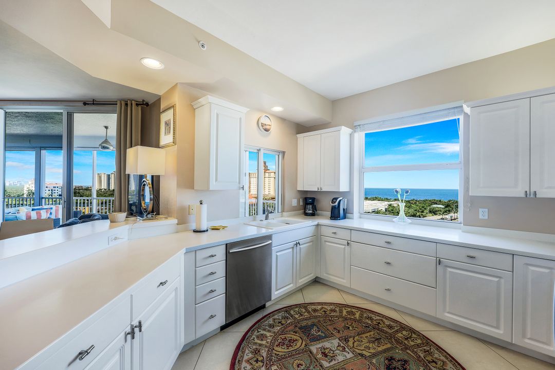 400 Flagship Dr #902, Naples, FL 34108