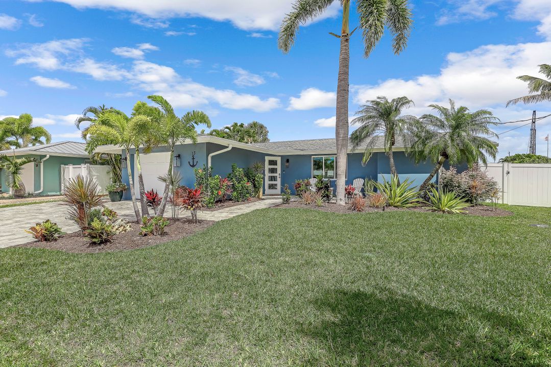 13 Sunview Blvd, Fort Myers Beach, FL 33931