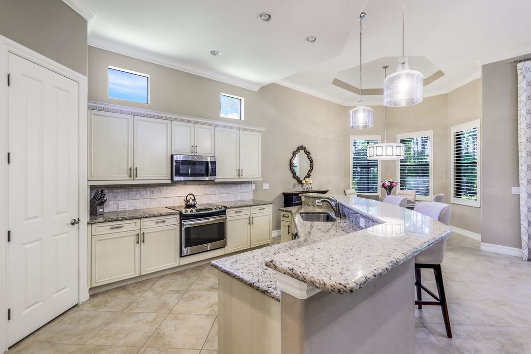 7291 Acorn Way, Naples, FL 34119