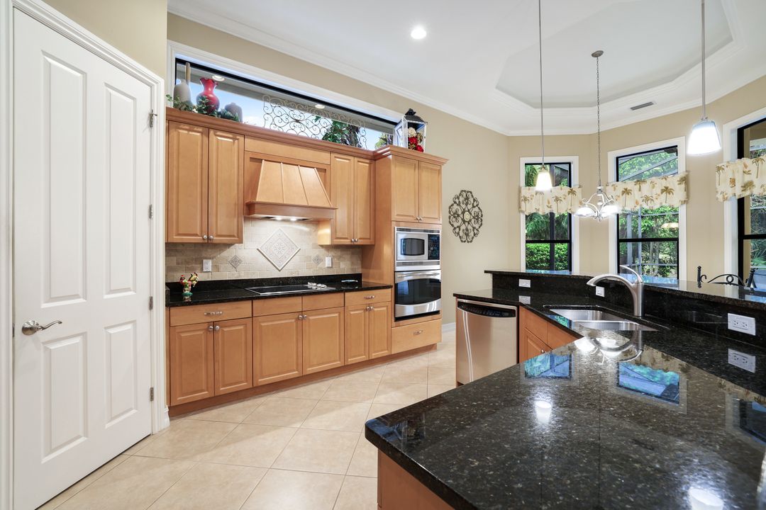 7466 Martinique Terrace, Naples, FL 34113