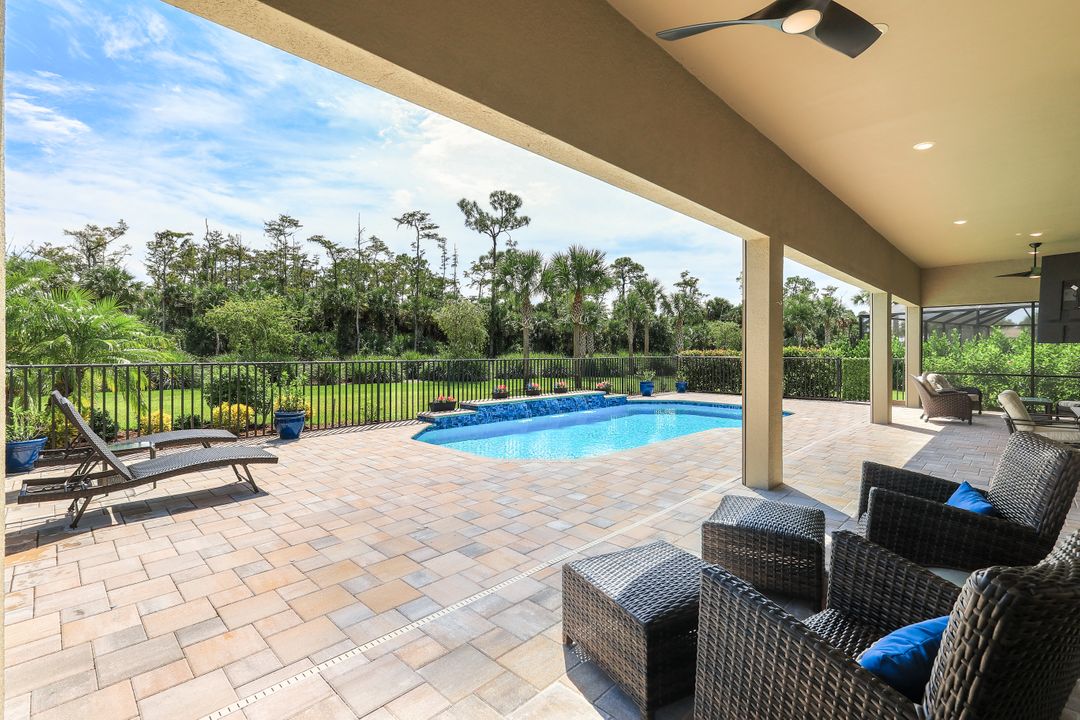 9778 Everglades Dr, Naples, FL 34120