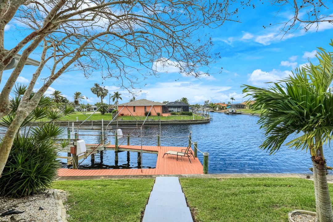 601 SE 33rd Terrace, Cape Coral, FL 33904