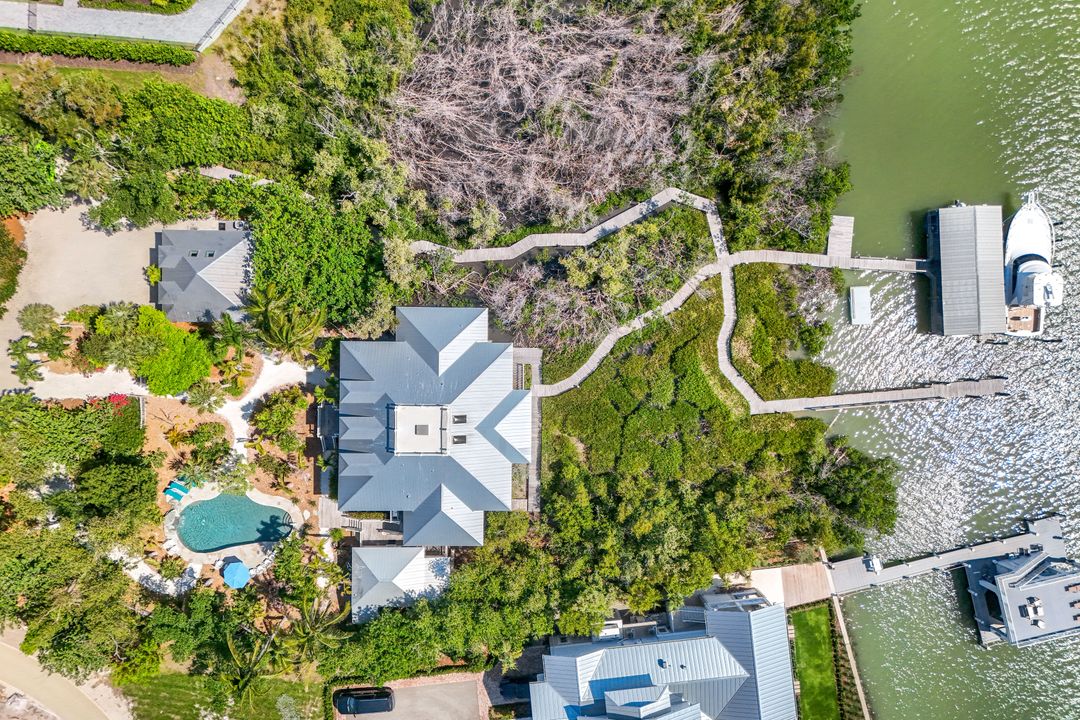 16143 Captiva Dr, Captiva, FL 33924