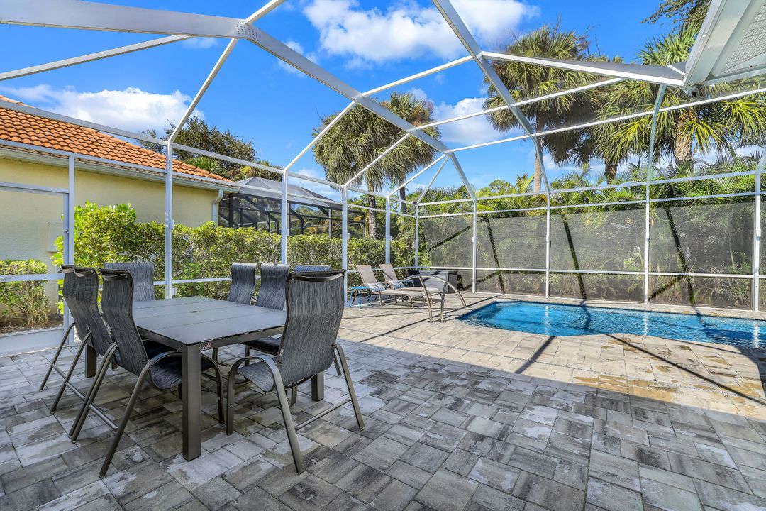 6128 Highwood Park Ln, Naples, FL 34110