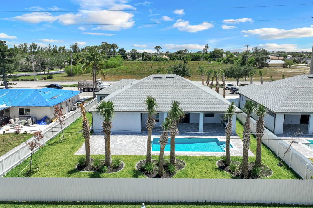 922 Santa Barbara Blvd, Cape Coral, FL 33991