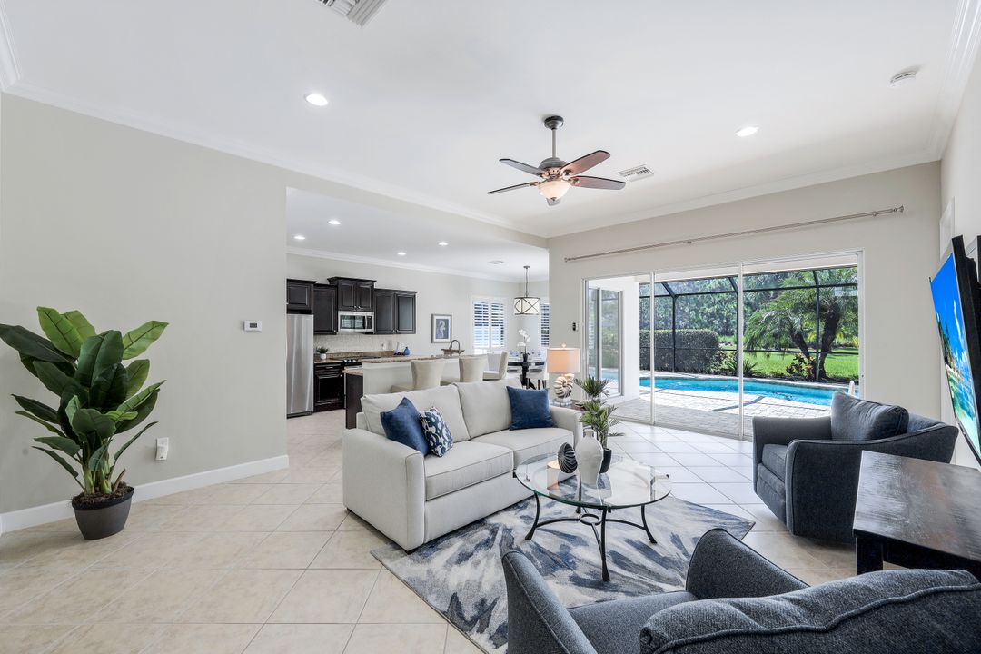 9062 Limestone Ln, Naples, FL 34120