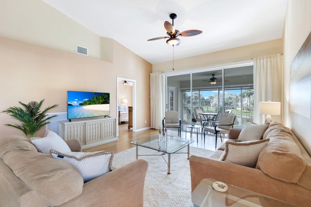 752 Wiggins Lake Dr #202, Naples, FL 34110