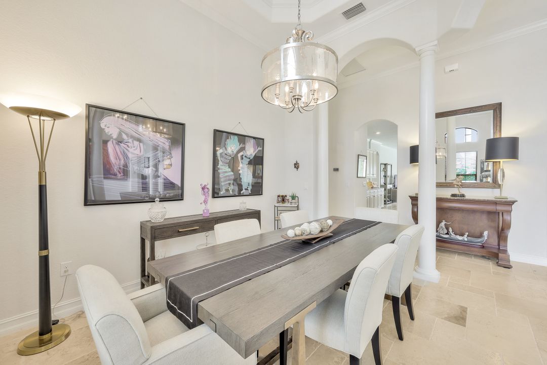 9872 Corso Bello Dr, Naples, FL 34113