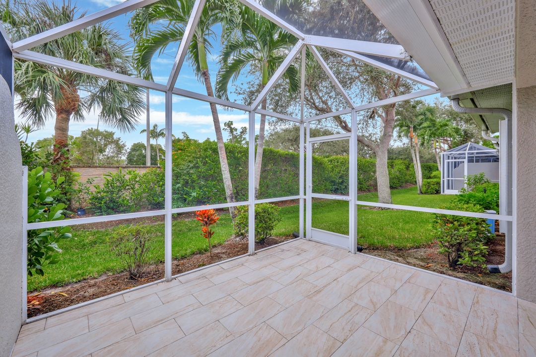 6222 Mandalay Cir, Naples, FL 34112