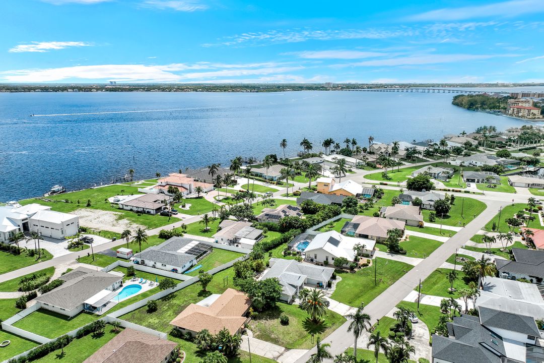 3711 SE 21st Ave, Cape Coral, FL 33904