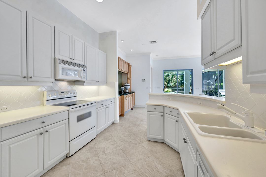 24753 Hollybrier Ln, Bonita Springs, FL 34134