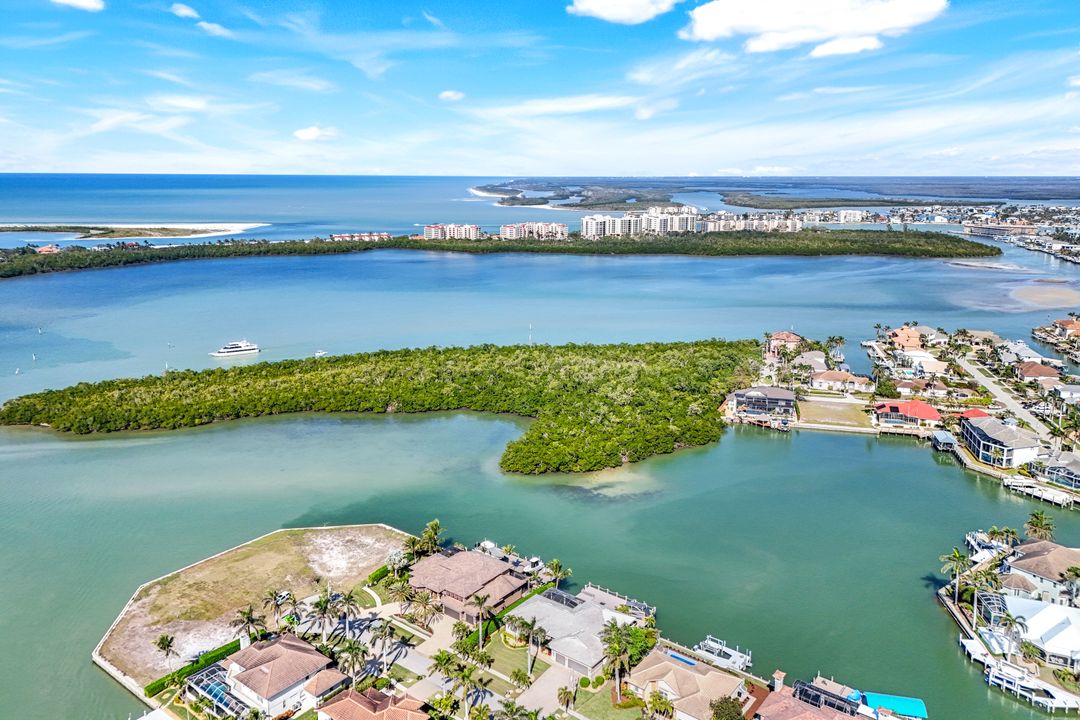 650 Rockport Ct, Marco Island, FL 34145