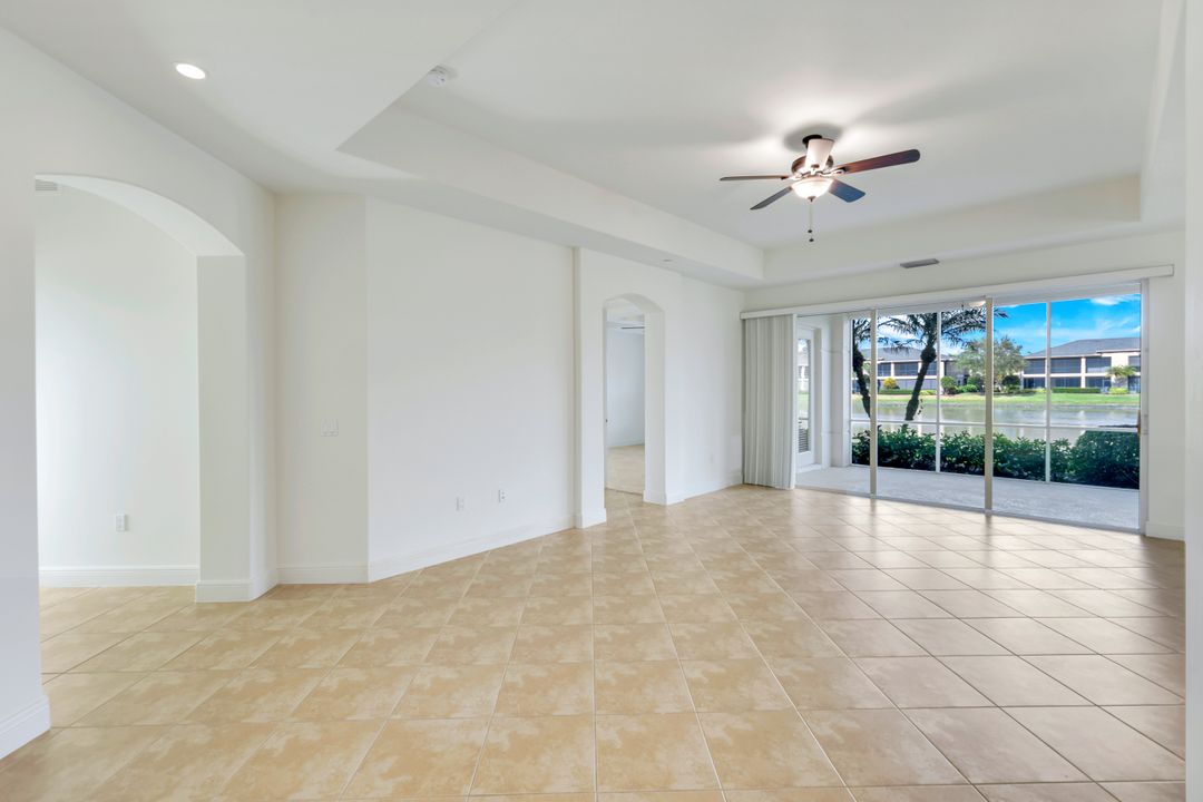 514 Avellino Isles Cir #3102, Naples, FL 34119