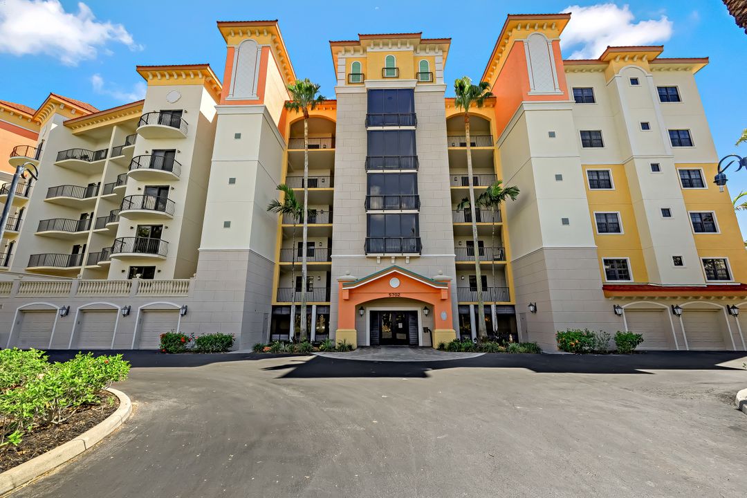 5702 Cape Harbour Dr #202, Cape Coral, FL 33914