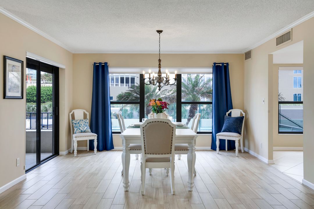 4451 Gulf Shore Blvd N #301, Naples, FL 34103