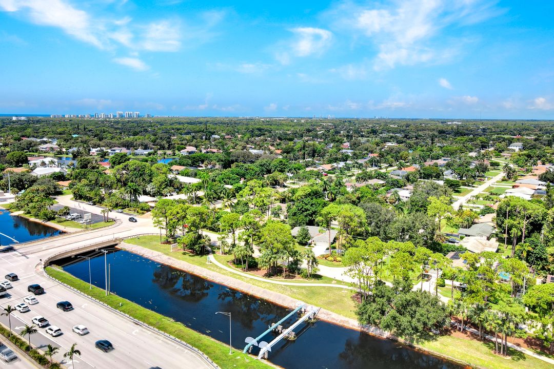 521 Piper Blvd, Naples, FL 34110