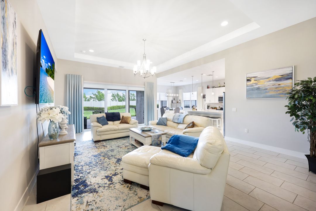 3616 Sapphire Cv Cir, Naples, FL 34114