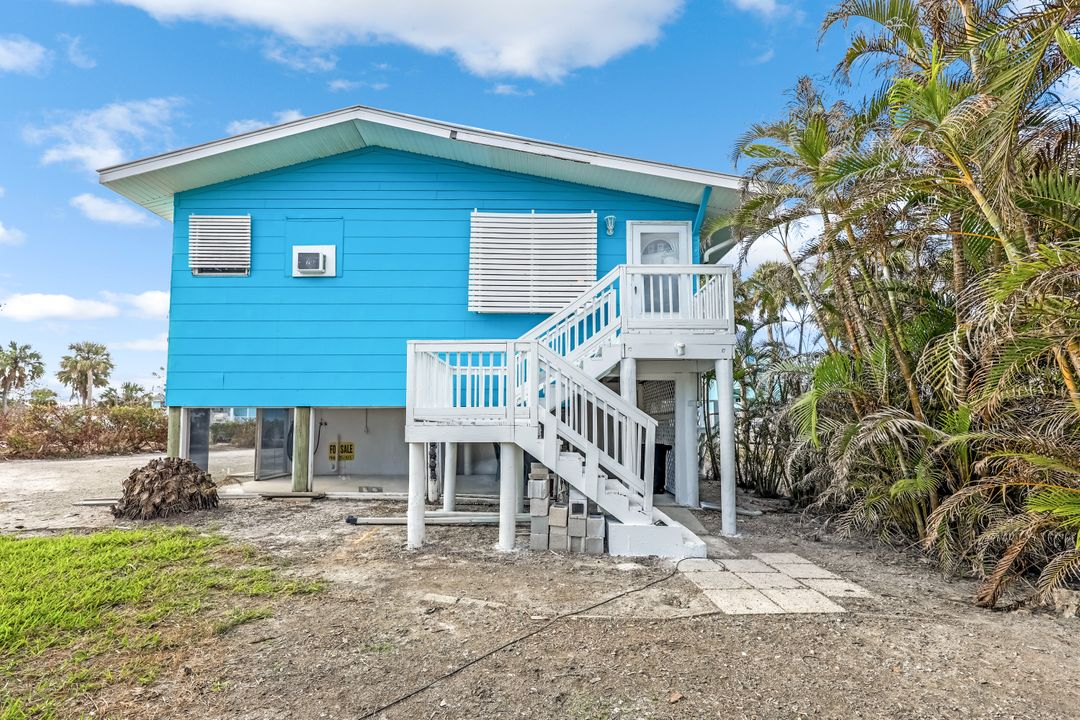 226 Connecticut St, Fort Myers Beach, FL 33931