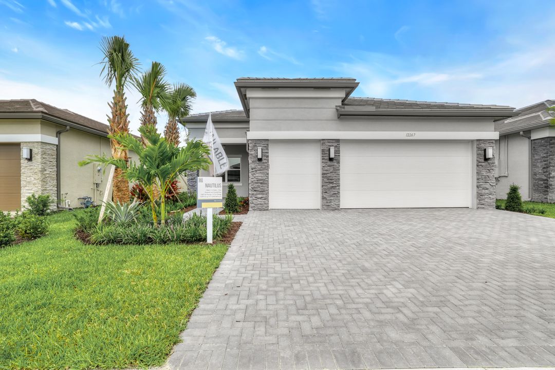 12267 Bonnet Dr, Naples, FL 34120