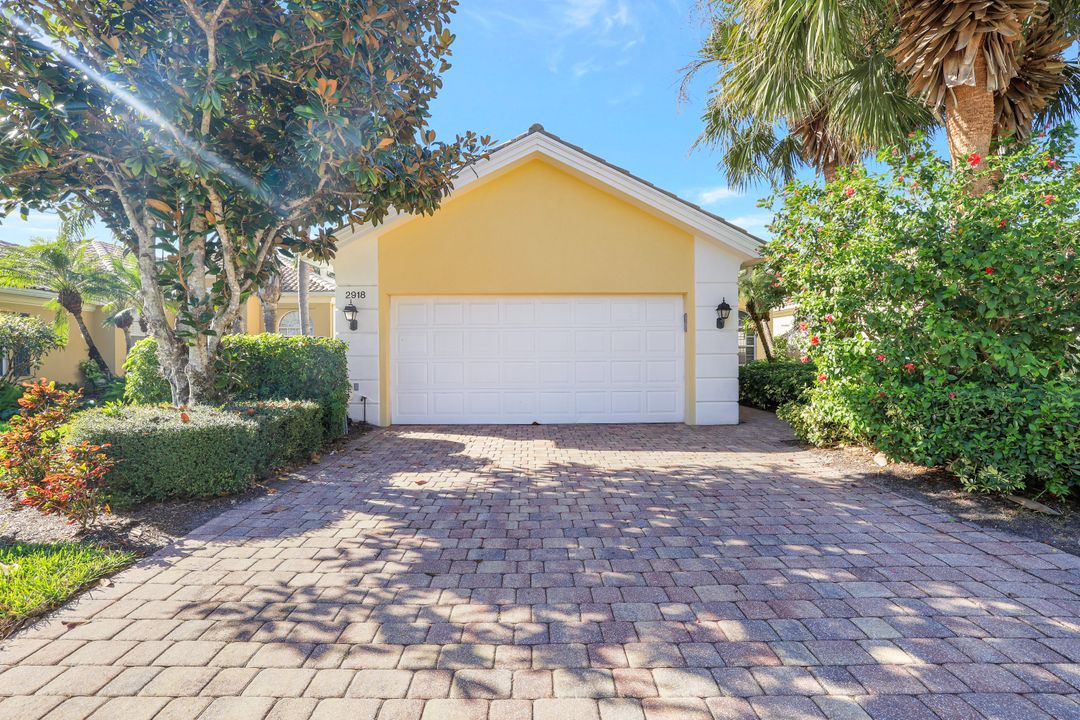 2918 Gilford Way, Naples, FL 34119