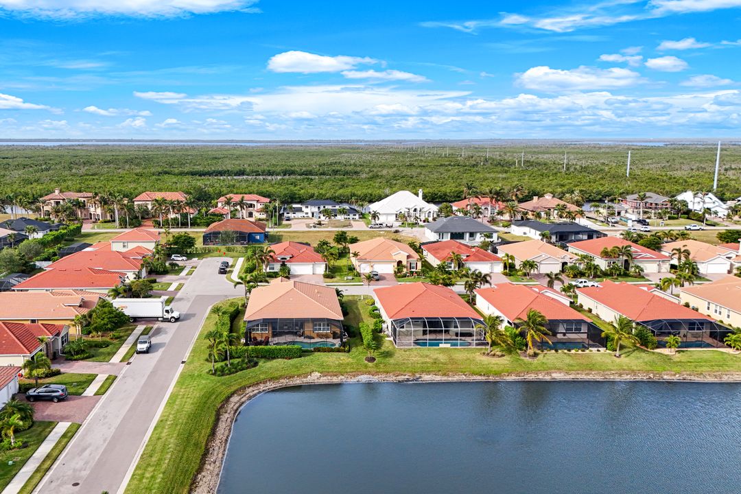 2994 Sunset Pointe Cir, Cape Coral, FL 33914