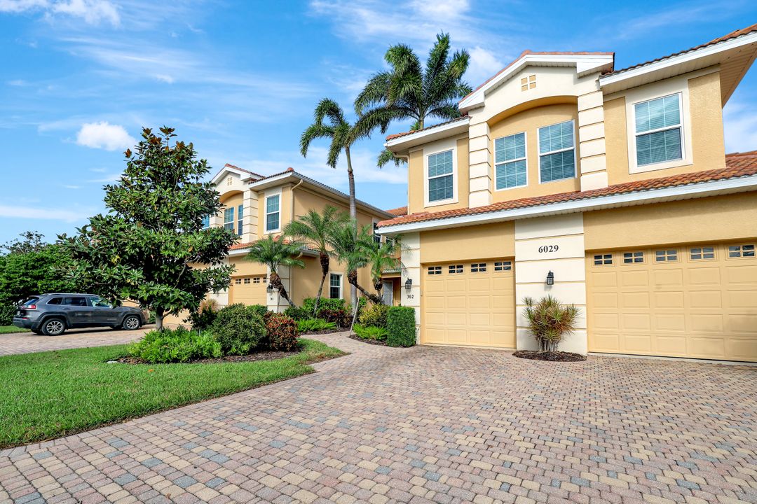 6029 Trophy Dr #301, Naples, FL 34110