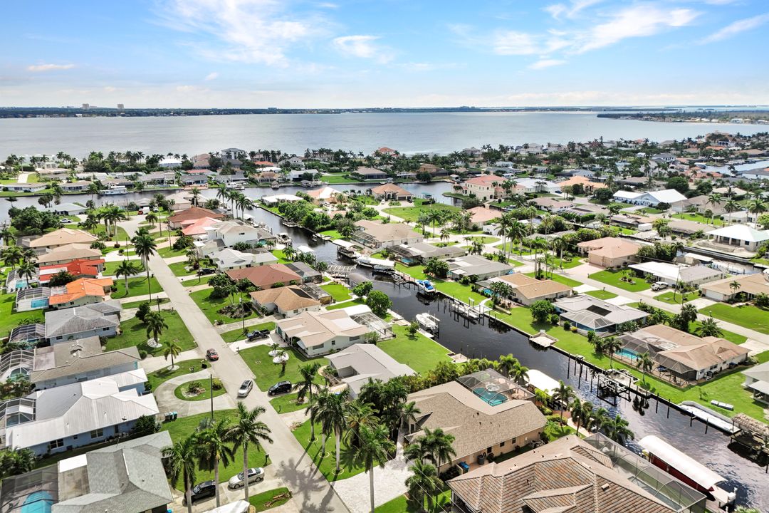 5342 Delmonte Ct, Cape Coral, FL 33904