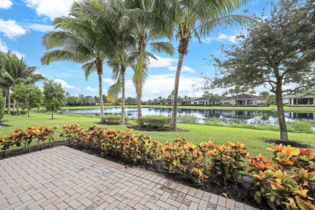 28425 Abruzzo Dr, Bonita Springs, FL 34135