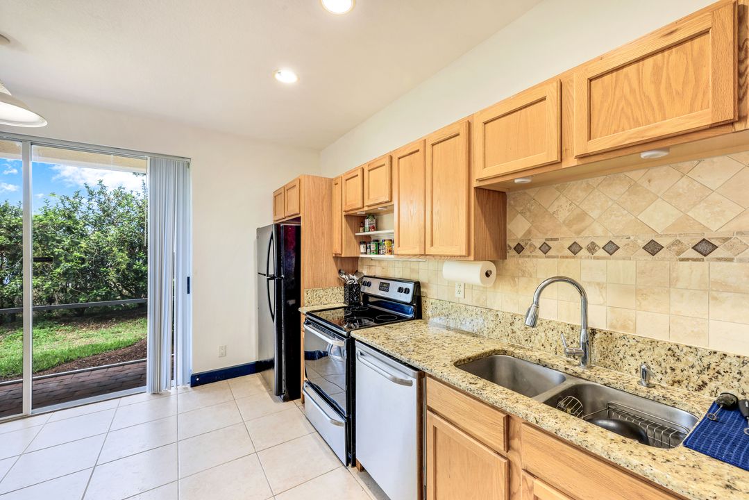 9683 Roundstone Cir, Fort Myers, FL 33967