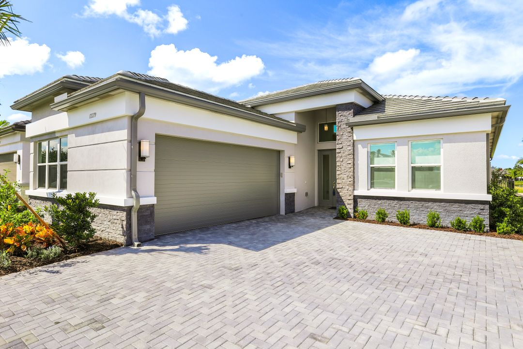 12279 Lotus Ave, Naples, FL 34120