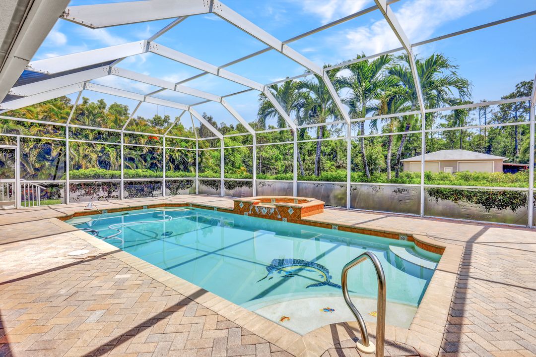 5743 Cope Ln, Naples, FL 34112