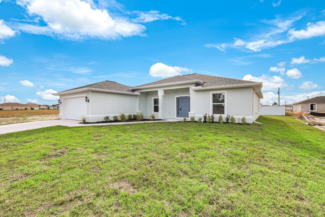 846 Wilmington Pkwy, Cape Coral, FL 33993