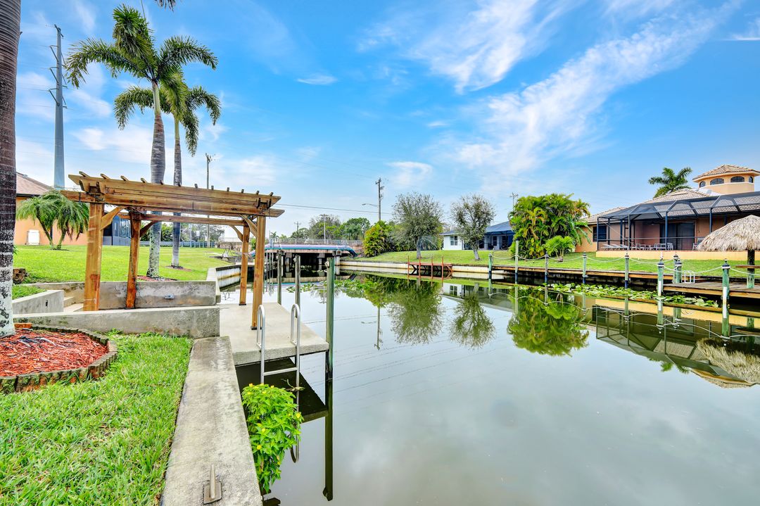 107 SE 6th St, Cape Coral, FL 33990